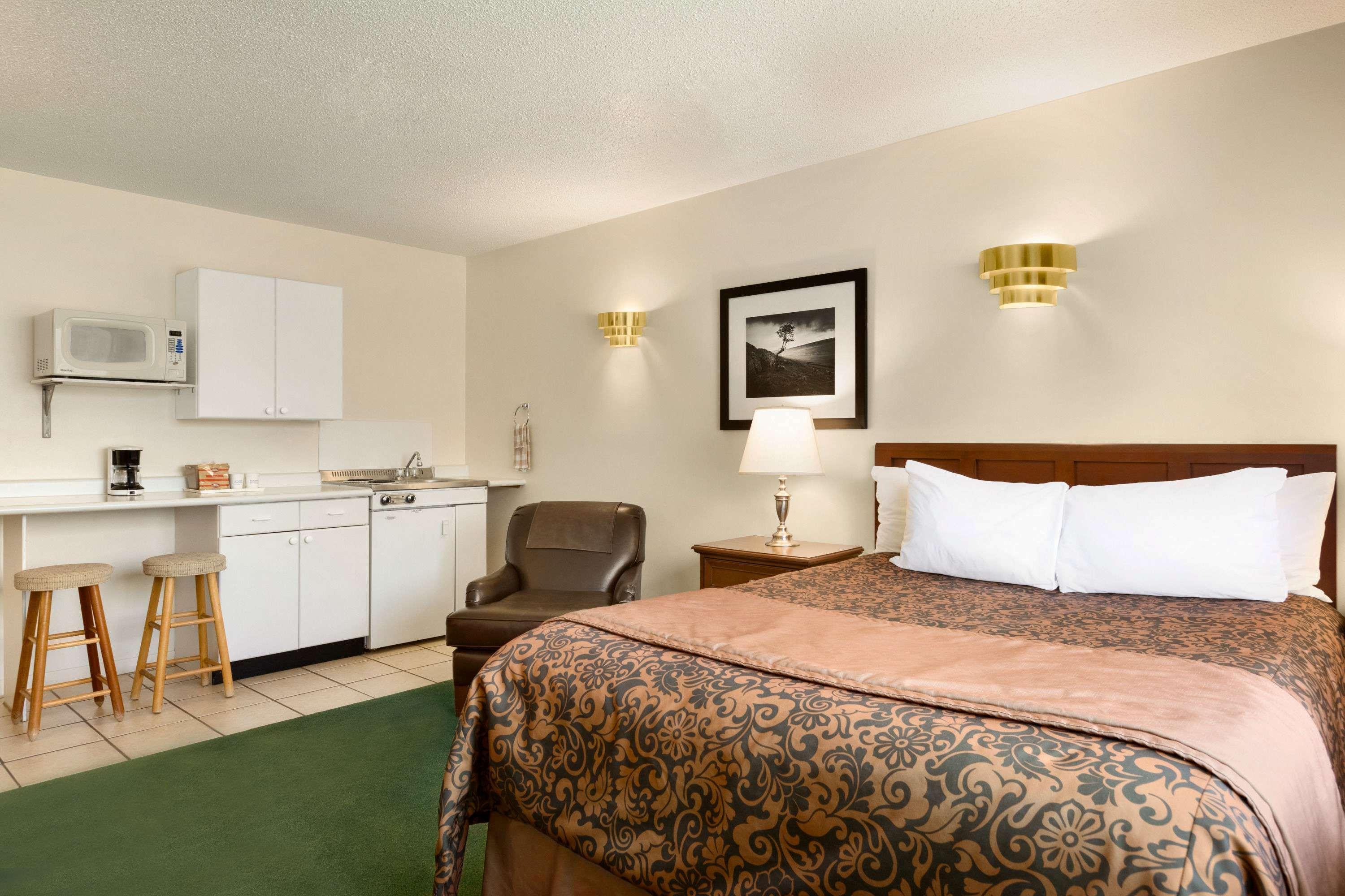 Travelodge By Wyndham Simcoe Eksteriør bilde