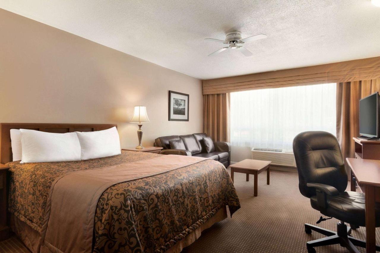 Travelodge By Wyndham Simcoe Eksteriør bilde